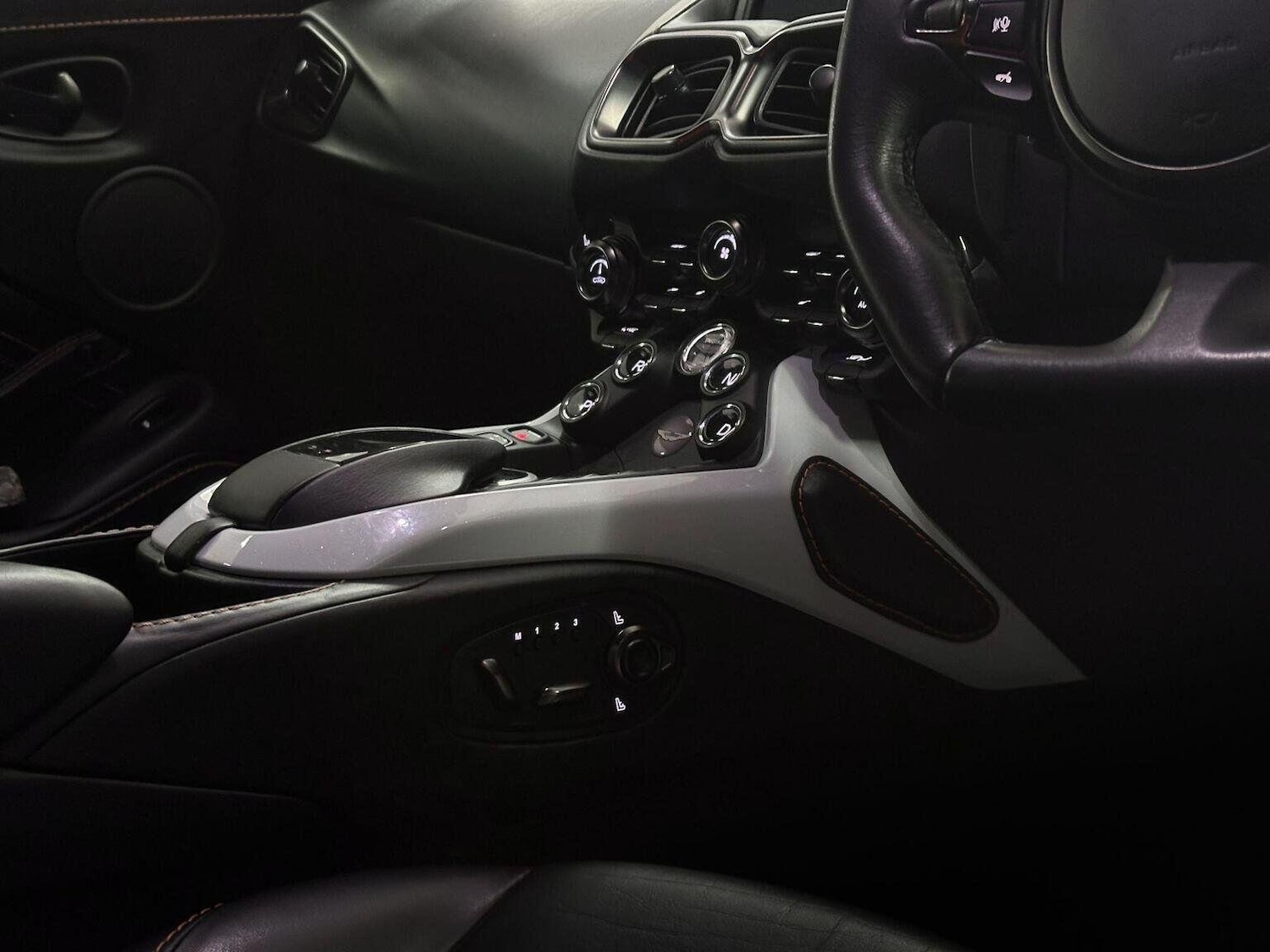 Used Aston Martin Vantage 2020 for sale - 76687258: Photo 46