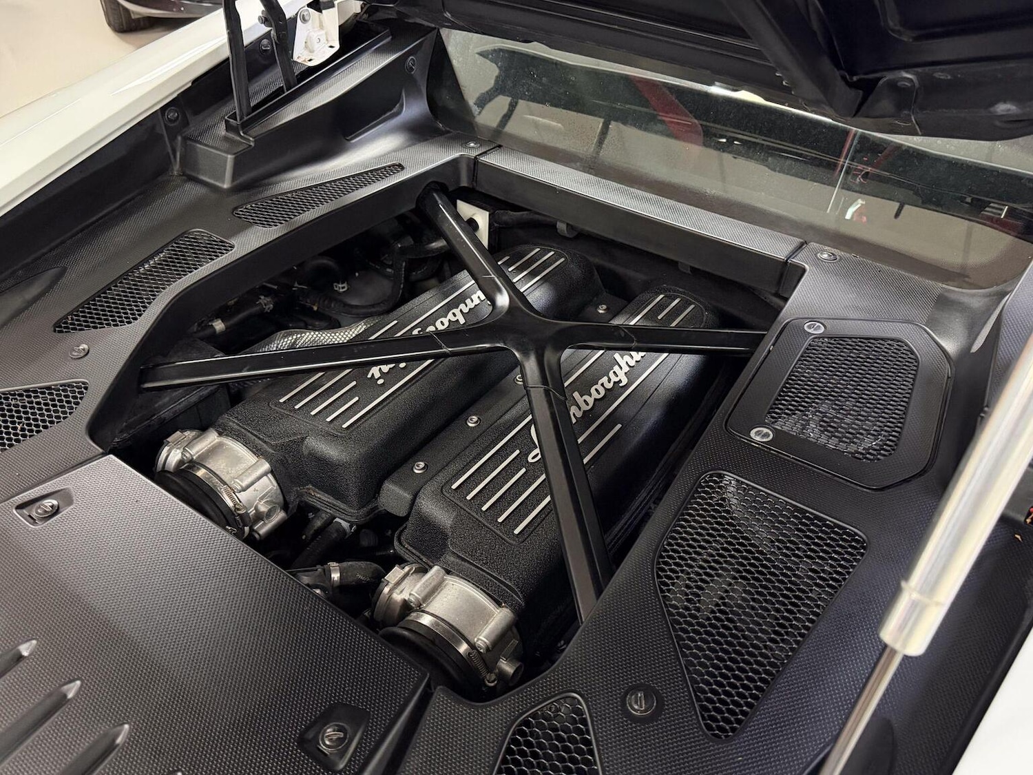 Used Lamborghini Huracan 2015 for sale - 77409501: Photo 57