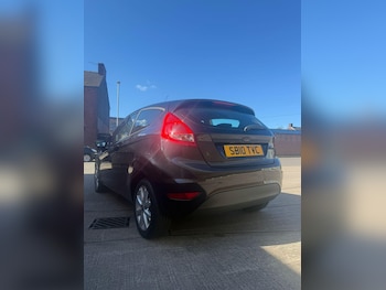 Used Ford Fiesta 2010 for sale - 76023957: Photo