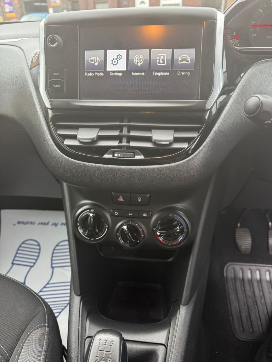 Used Peugeot 208 2014 for sale - 77073065: Photo 8