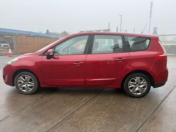 Used Renault Grand Scenic 2011 for sale - 77264396: Photo