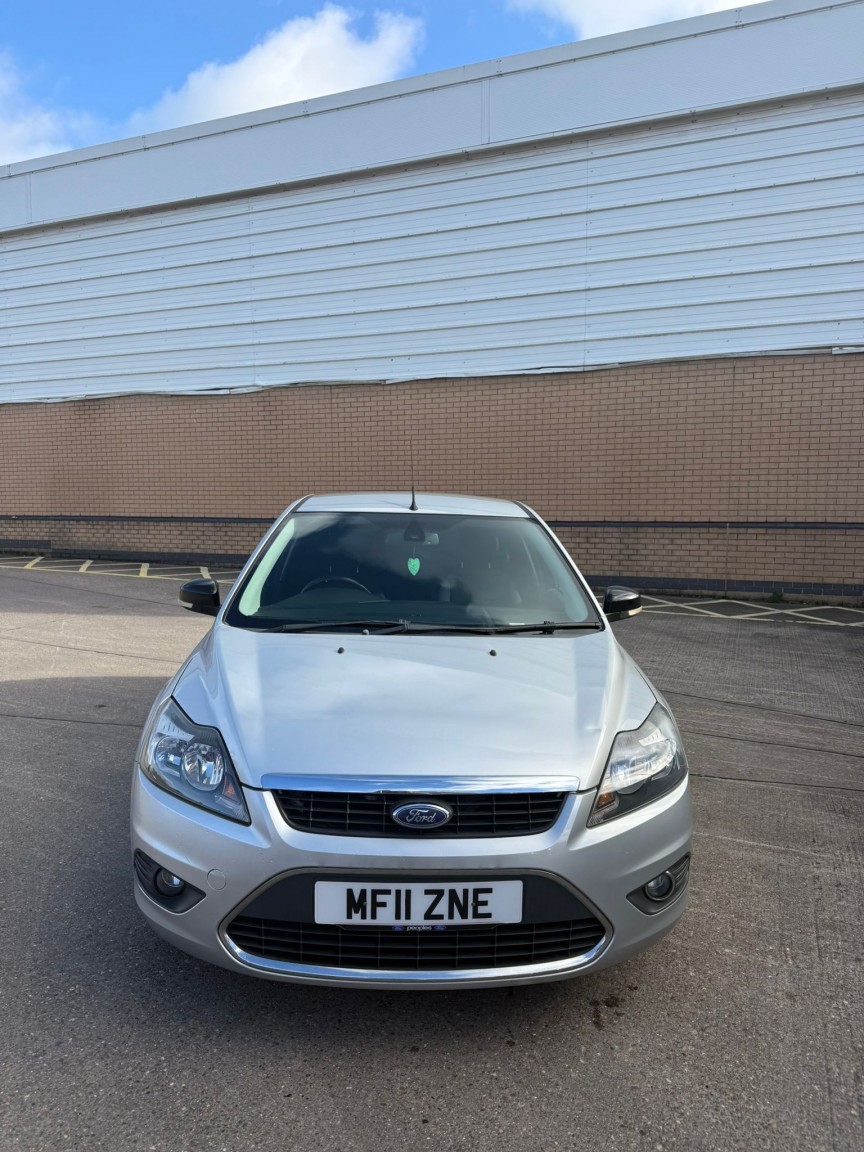 Used Ford Focus 2011 for sale - 76369287: Photo 2