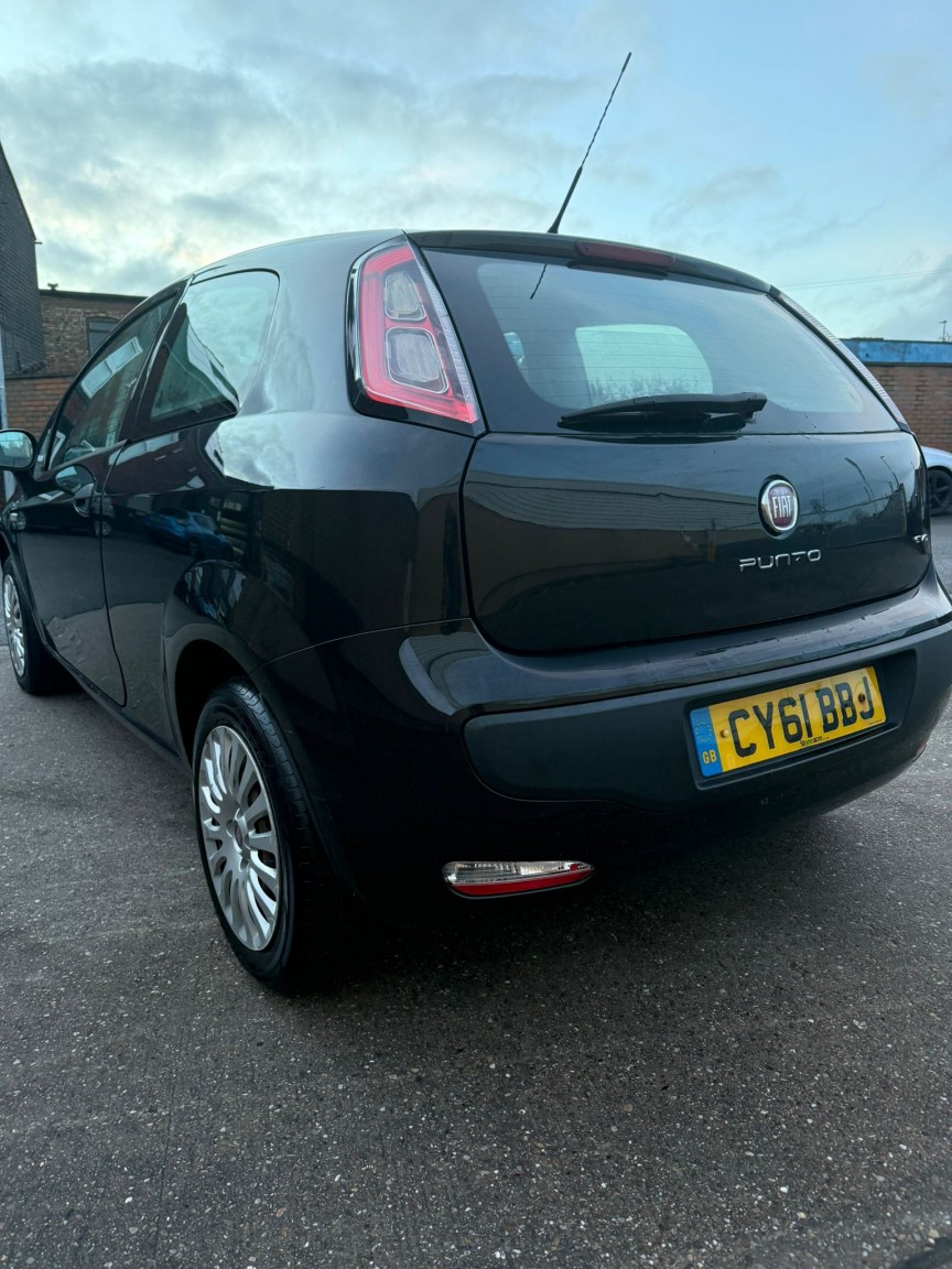 Used Fiat Punto Evo 2011 for sale - 77342604: Photo 2