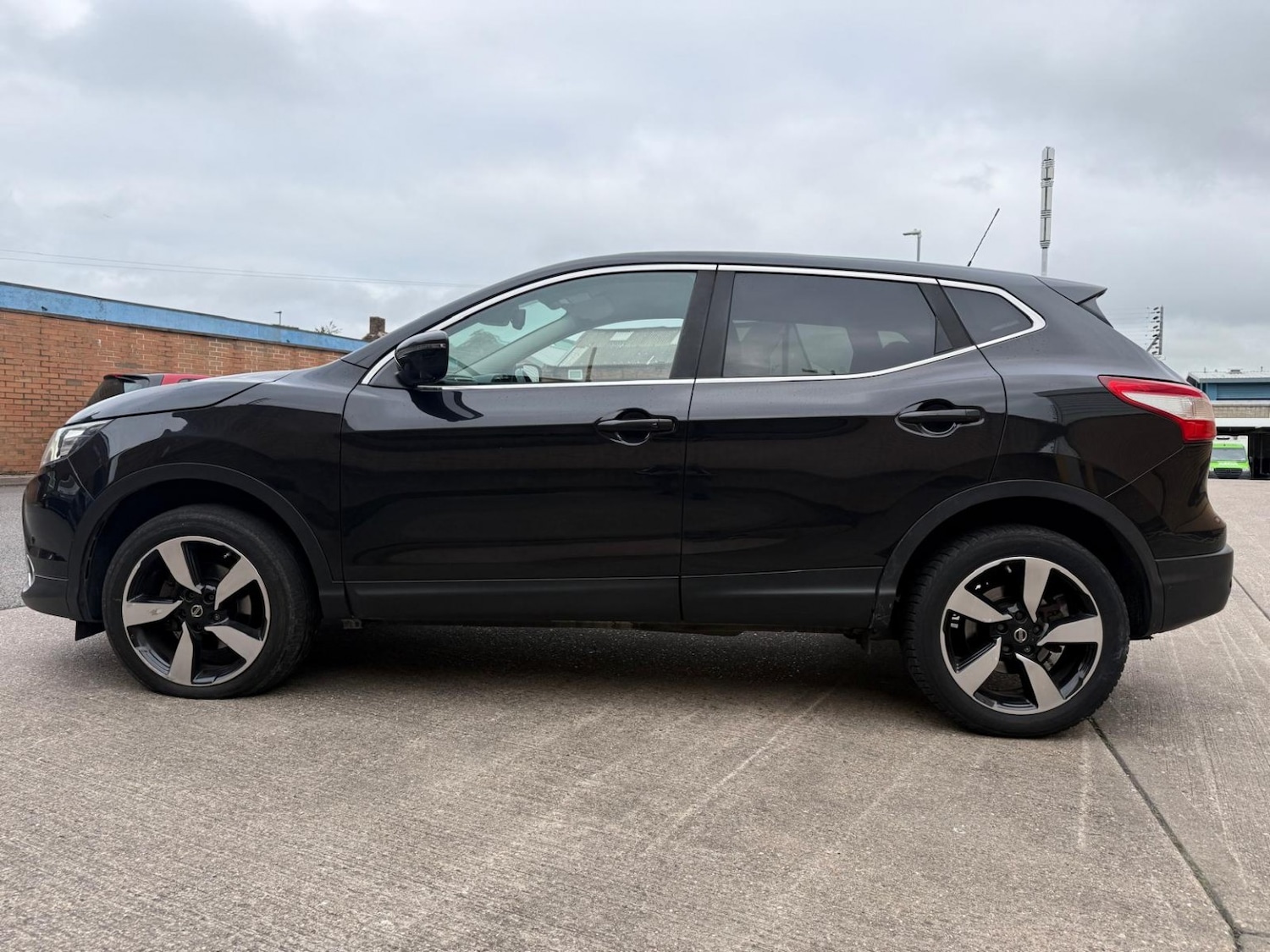 Used Nissan Qashqai 2015 for sale - 76293183: Photo 6