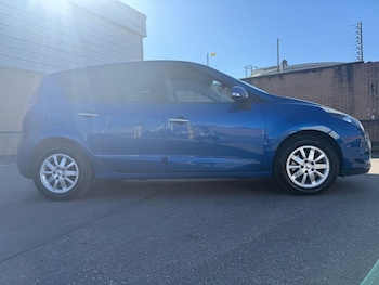 Used Renault Scenic 2010 for sale - 76497517: Photo