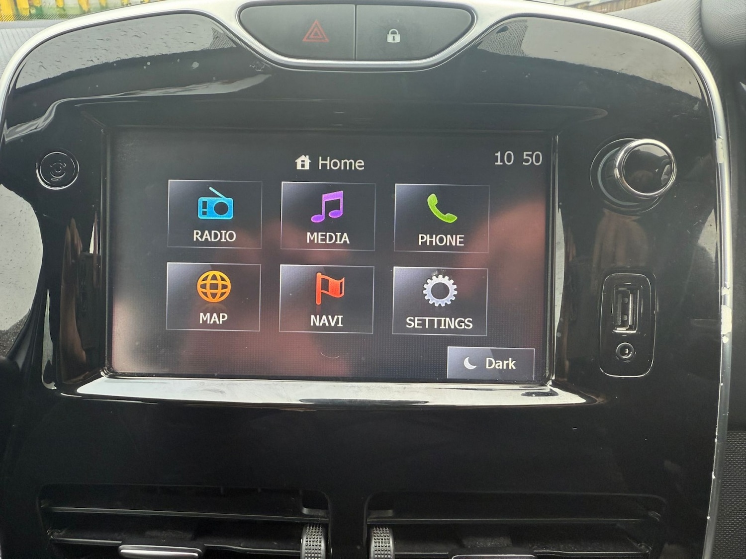 Used Renault Clio 2015 for sale - 77453096: Photo 8