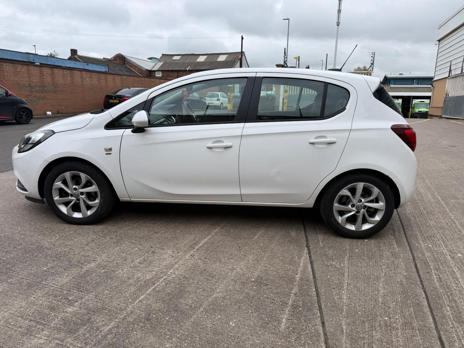 Used Vauxhall Corsa 2016 for sale - 76293197: Photo 4