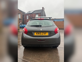 Used Peugeot 208 2015 for sale - 76941742: Photo