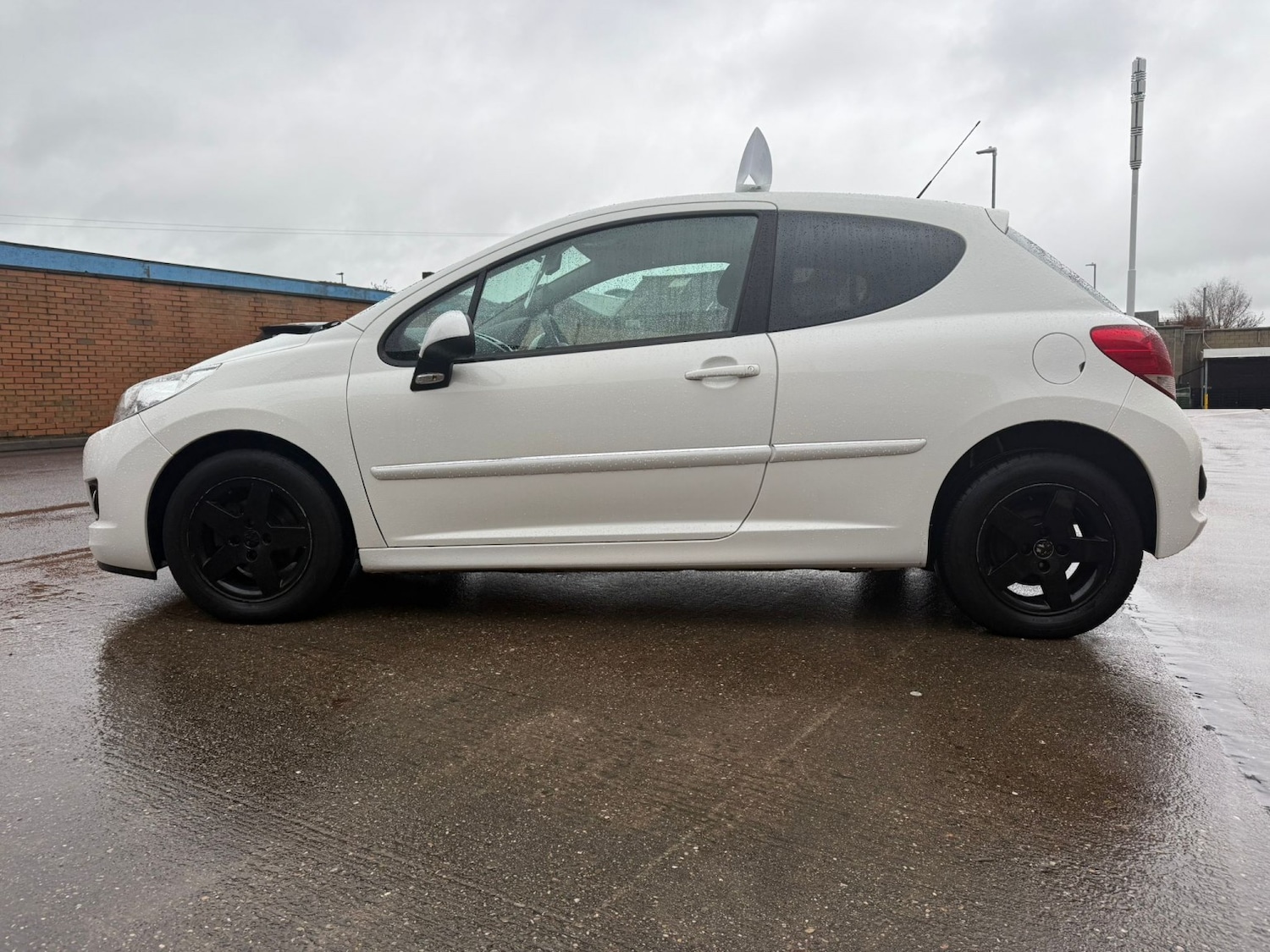 Used Peugeot 207 2011 for sale - 76891764: Photo 4