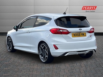 Used Ford Fiesta 2018 for sale - 77125276: Photo