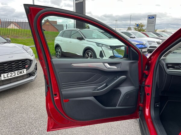 Used Ford Focus 2023 for sale - 76206803: Photo 40