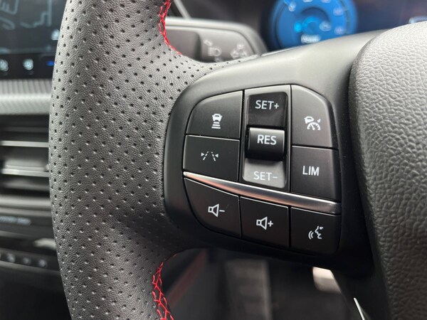 Used Ford Kuga 2024 for sale - 75611940: Photo 16