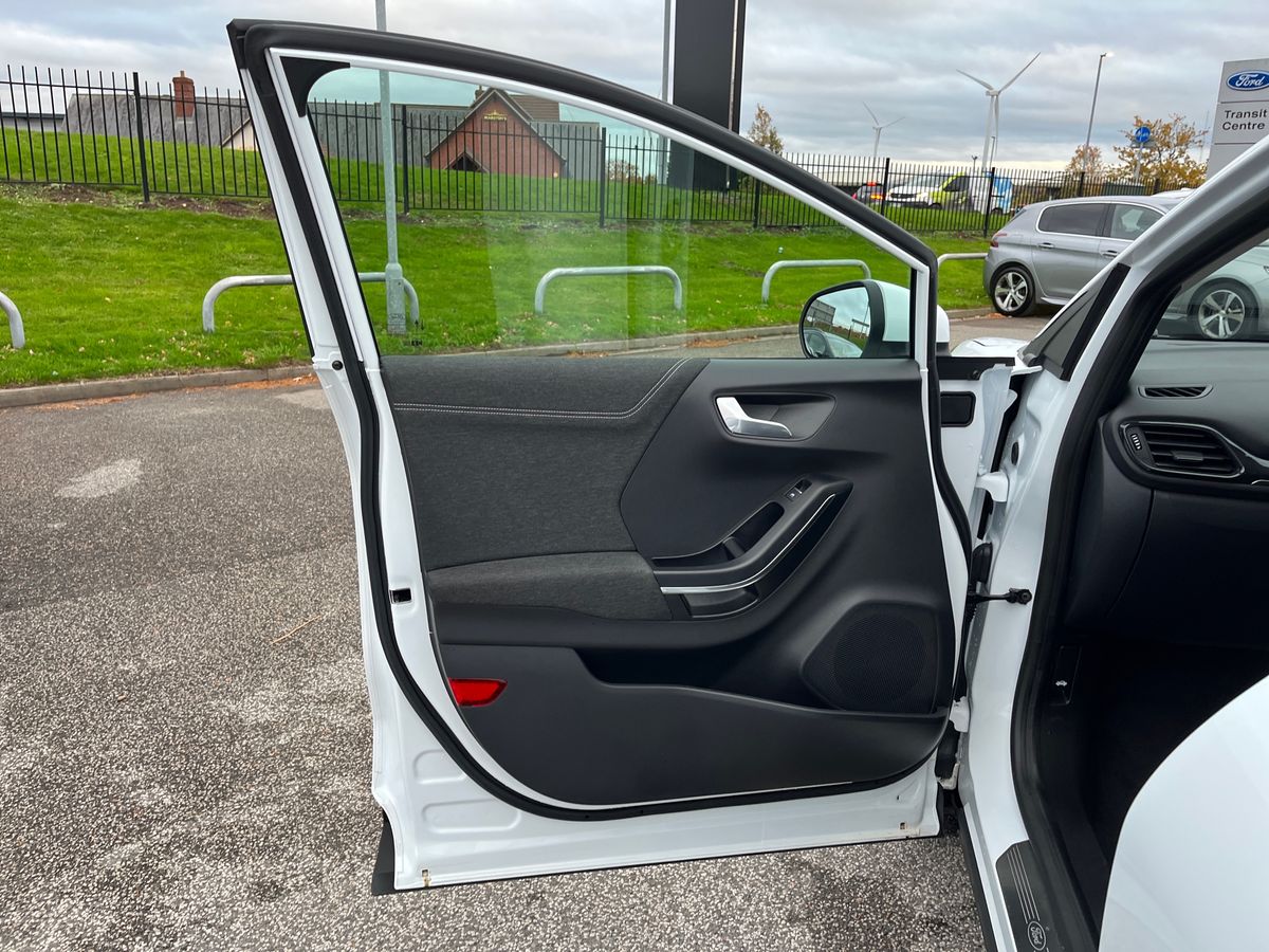 Used Ford Puma 2023 for sale - 76436758: Photo 32