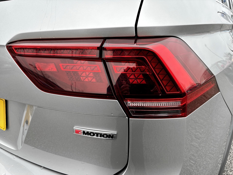 Used Volkswagen Tiguan 2018 for sale - 78053889: Photo 11