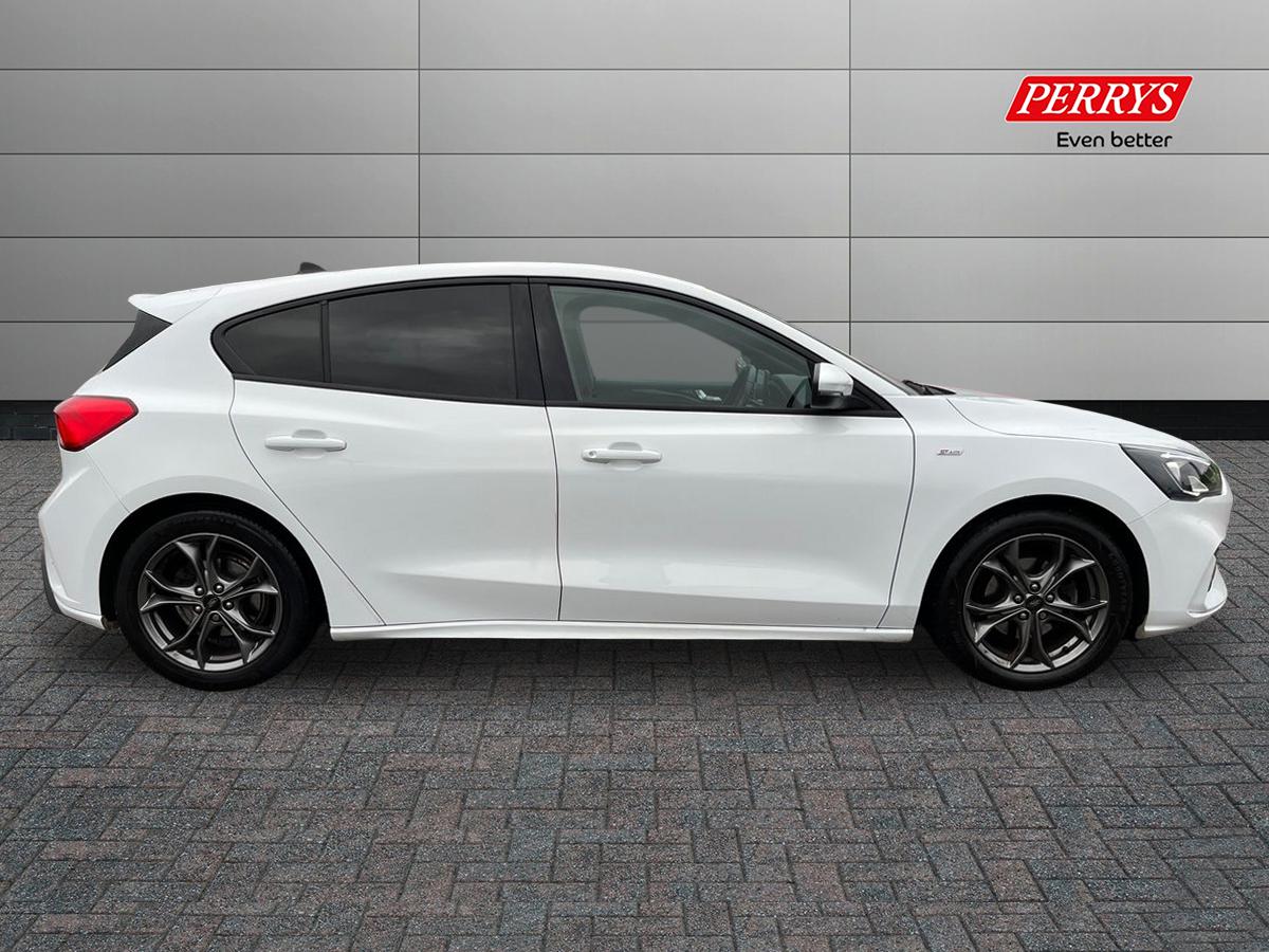 Used Ford Focus 2021 for sale - 76565825: Photo 3