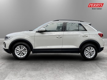 Used Volkswagen T-Roc 2023 for sale - 78825666: Photo