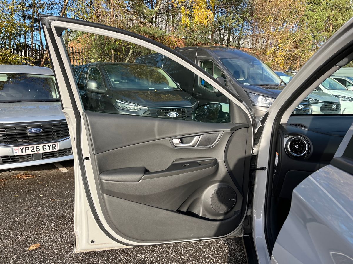 Used Hyundai KONA 2023 for sale - 76748625: Photo 35