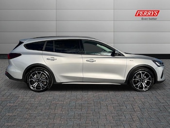 Used Ford Focus 2025 for sale - 76090281: Photo 3