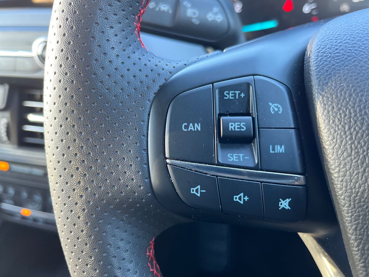 Used Ford Focus 2022 for sale - 77012087: Photo 16