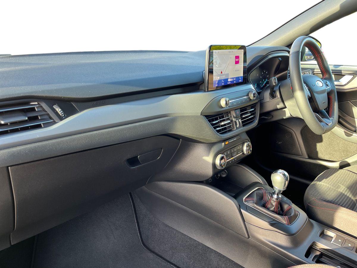 Used Ford Focus 2022 for sale - 77012087: Photo 6