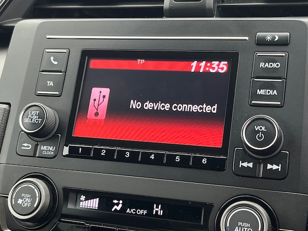 Used Honda Civic 2018 for sale - 76272525: Photo 12