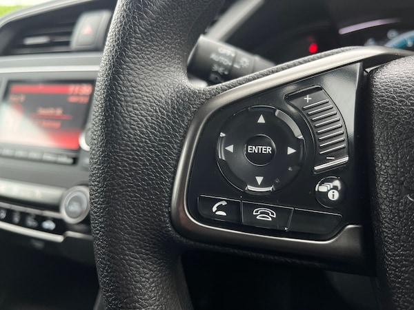 Used Honda Civic 2018 for sale - 76272525: Photo 17