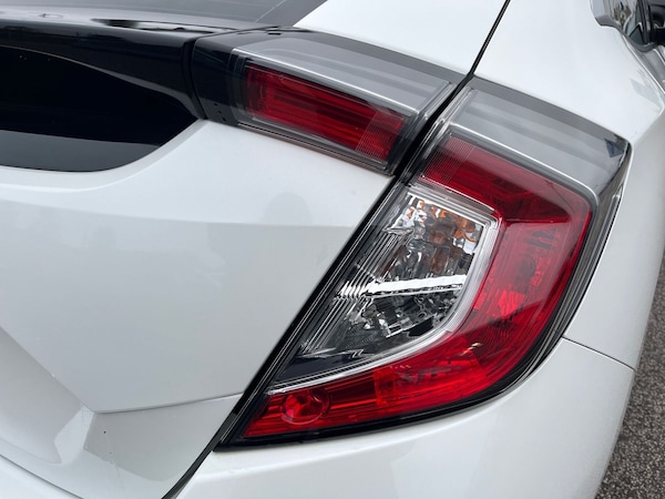 Used Honda Civic 2018 for sale - 76272525: Photo 22