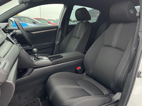 Used Honda Civic 2018 for sale - 76272525: Photo 31
