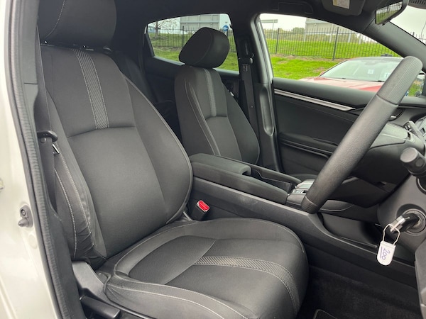 Used Honda Civic 2018 for sale - 76272525: Photo 41