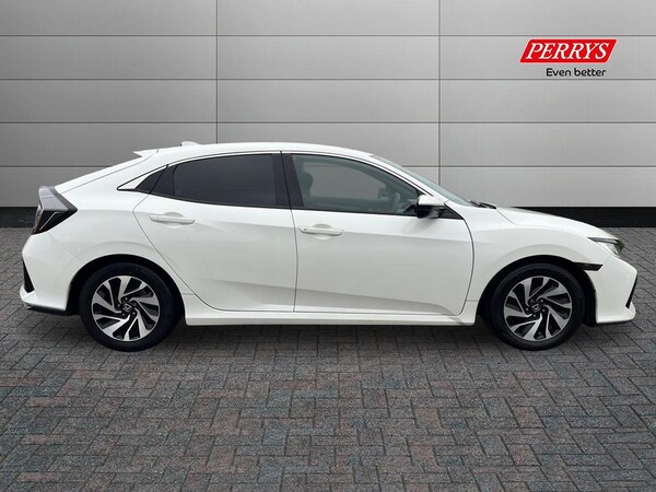 Used Honda Civic 2018 for sale - 76272525: Photo 4
