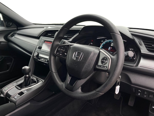 Used Honda Civic 2018 for sale - 76272525: Photo 9