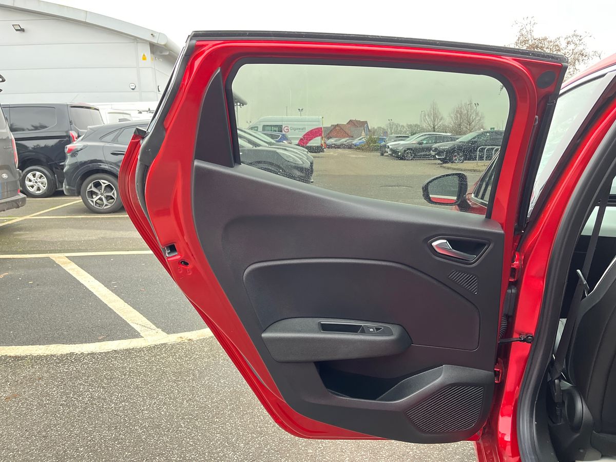 Used Renault Clio 2023 for sale - 77033804: Photo 29