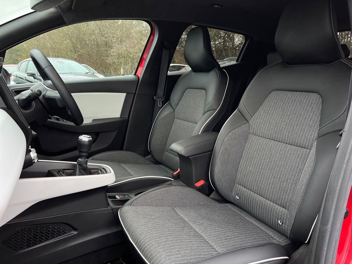 Used Renault Clio 2023 for sale - 77033804: Photo 31