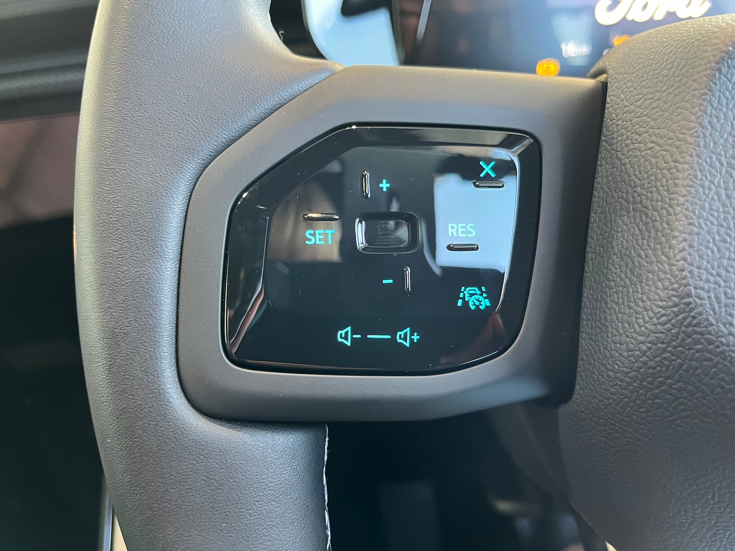 Used Ford Explorer 2026 for sale - 77529493: Photo 39