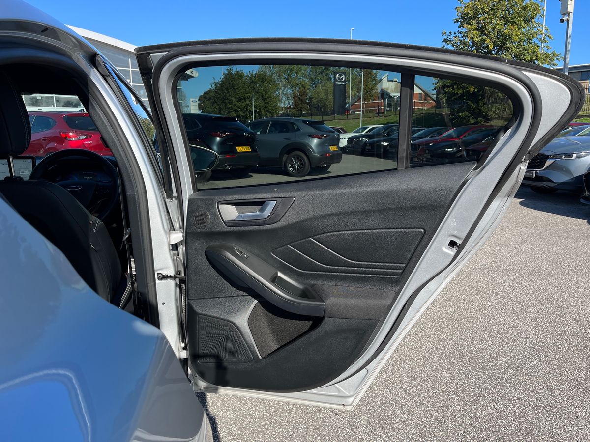 Used Ford Focus 2023 for sale - 76045442: Photo 29