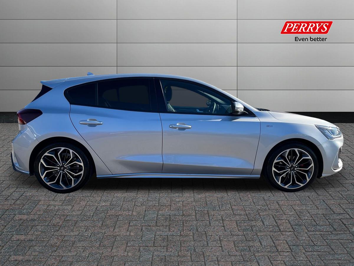 Used Ford Focus 2023 for sale - 76045442: Photo 3