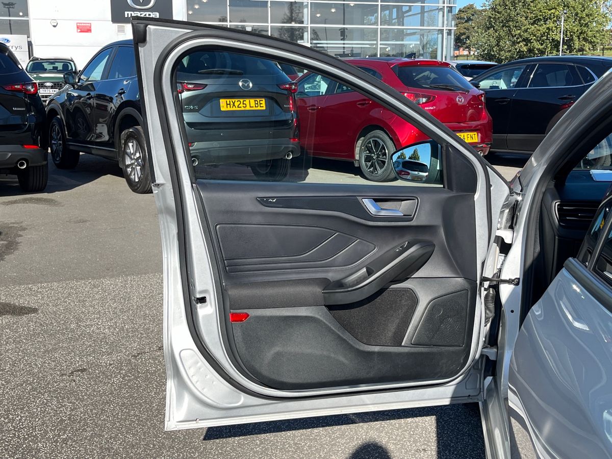 Used Ford Focus 2023 for sale - 76045442: Photo 32