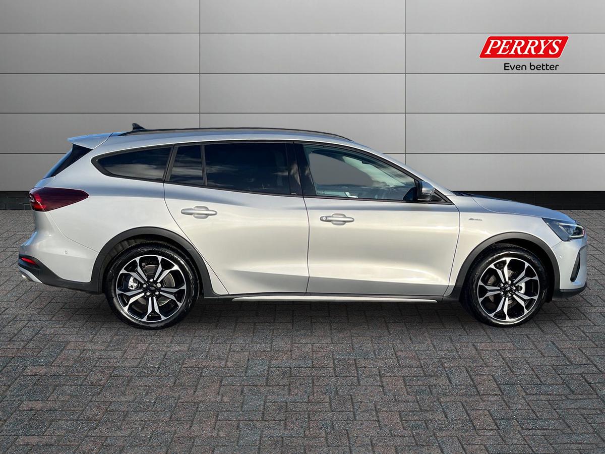 Used Ford Focus 2025 for sale - 76905676: Photo 3