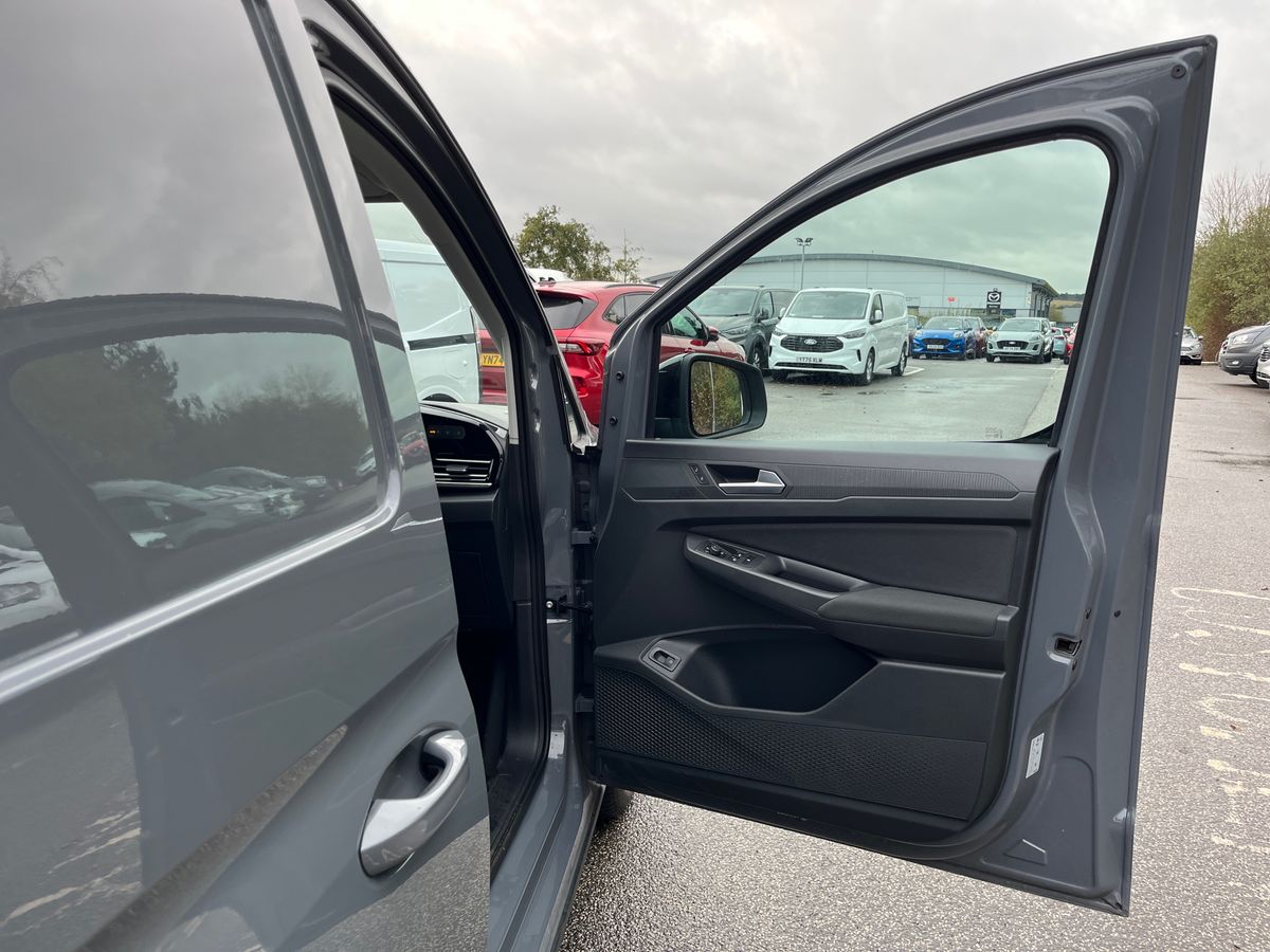 Used Ford Transit Connect 2025 for sale - 76736065: Photo 42