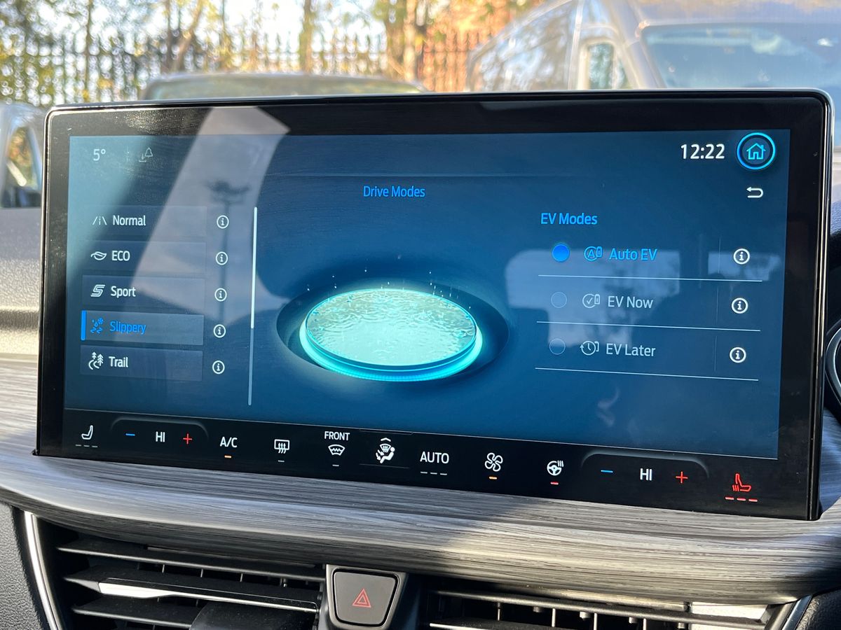 Used Ford Kuga 2024 for sale - 76706843: Photo 49