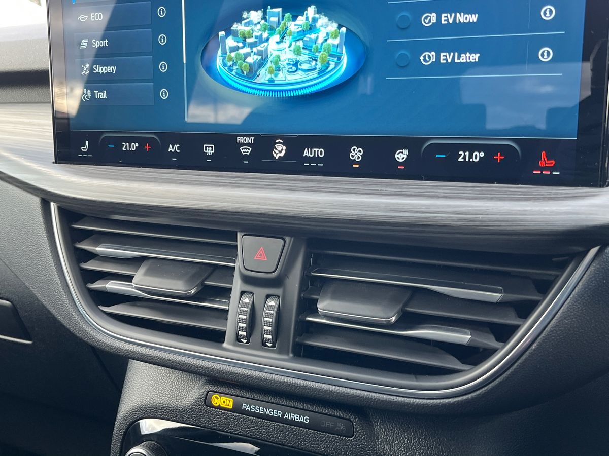 Used Ford Kuga 2025 for sale - 77125337: Photo 51