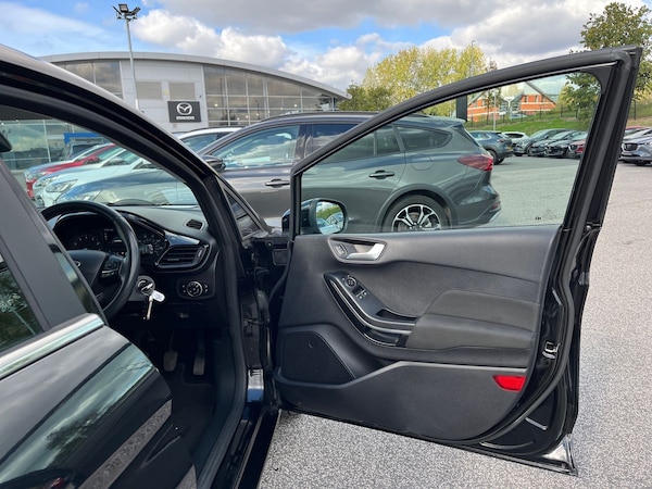 Used Ford Fiesta 2018 for sale - 76097419: Photo 44