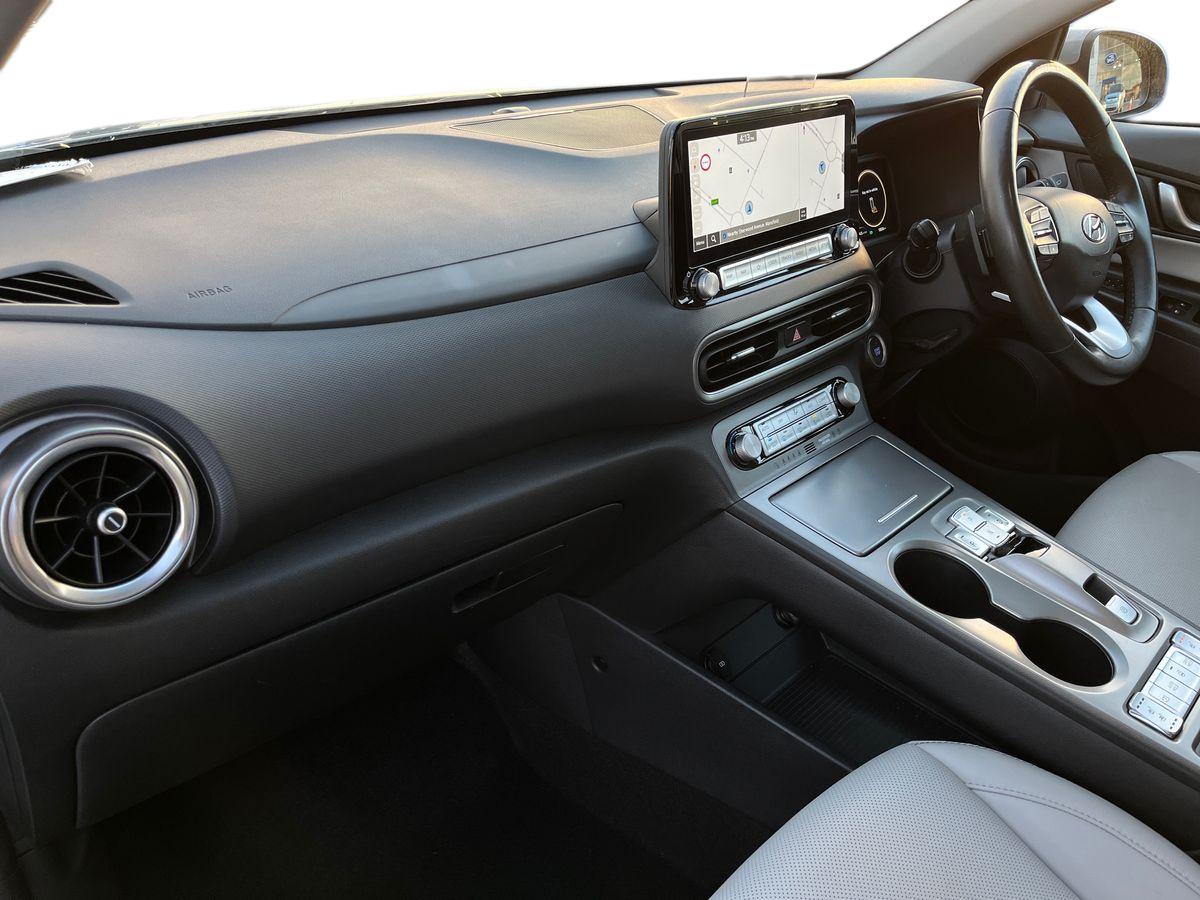 Used Hyundai KONA 2023 for sale - 76412807: Photo 4