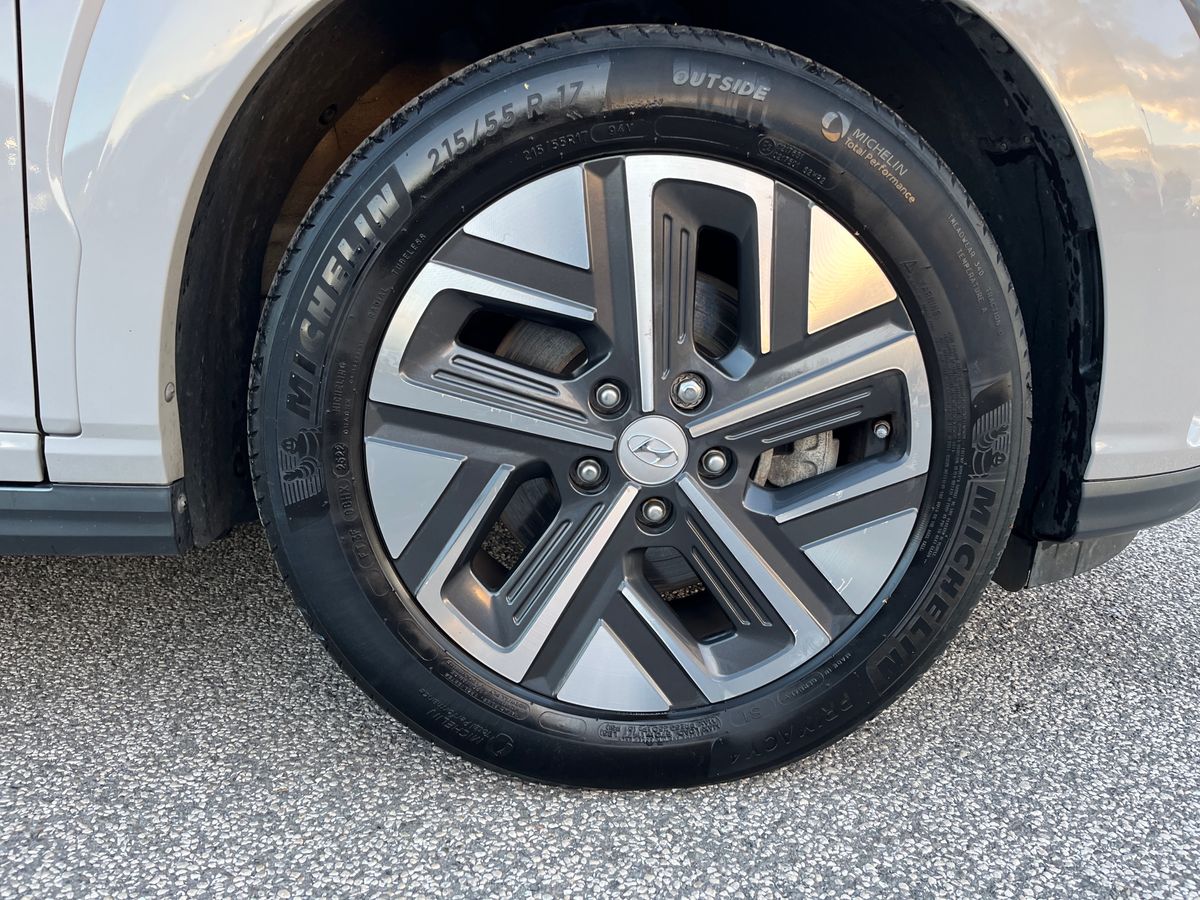 Used Hyundai KONA 2023 for sale - 76412807: Photo 5