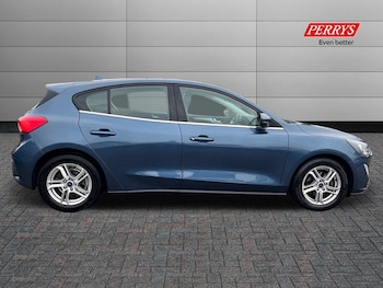 Used Ford Focus 2020 for sale - 76142122: Photo 3