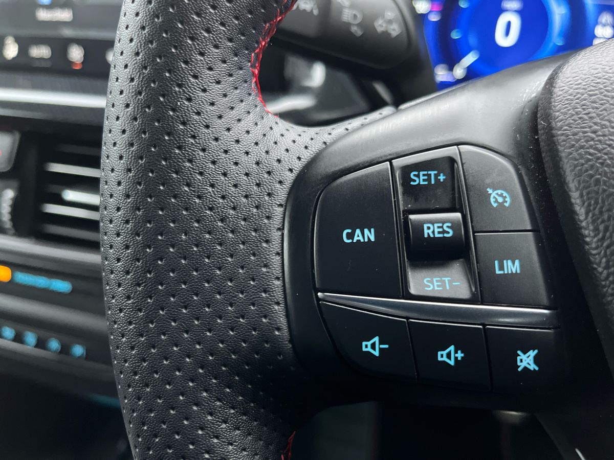 Used Ford Focus 2023 for sale - 77033718: Photo 16