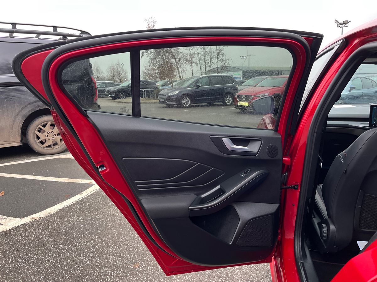 Used Ford Focus 2023 for sale - 77033718: Photo 31