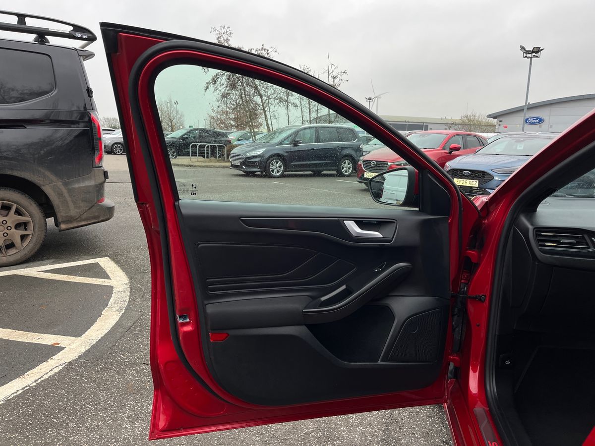 Used Ford Focus 2023 for sale - 77033718: Photo 32