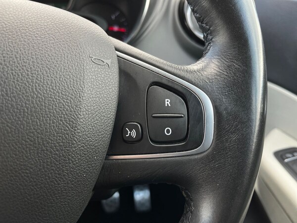 Used Renault Captur 2019 for sale - 76220117: Photo 42