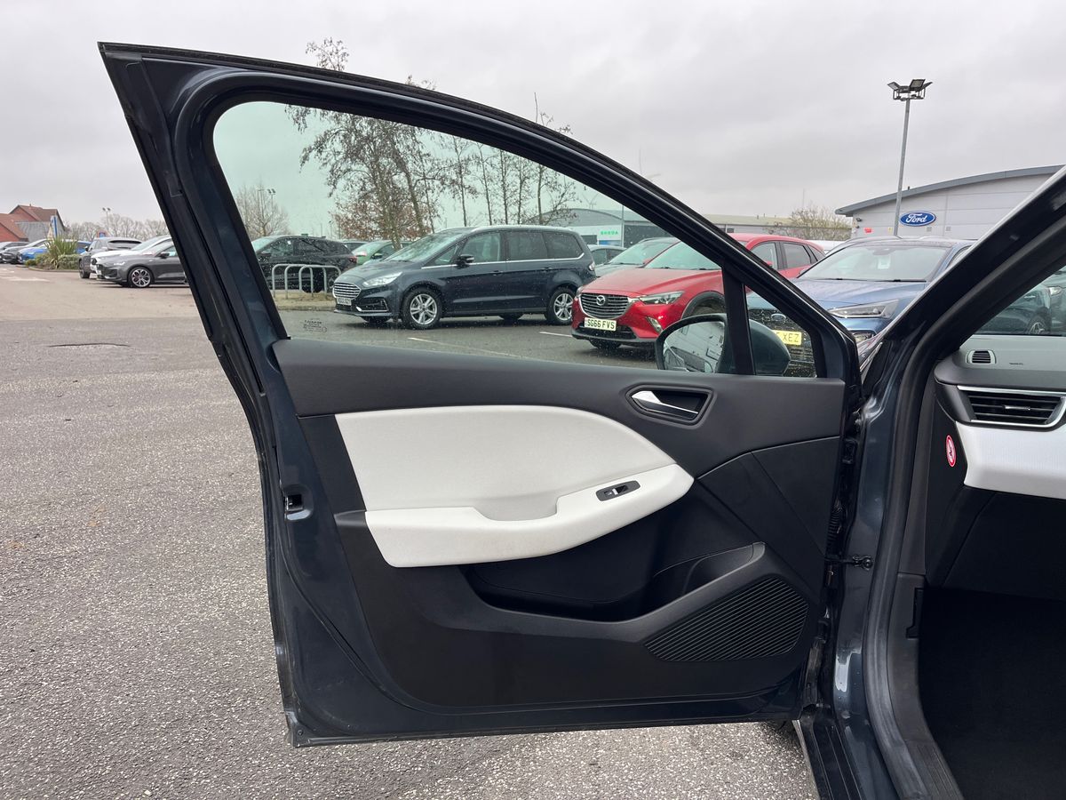 Used Renault Clio 2021 for sale - 77033723: Photo 30